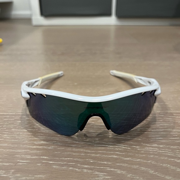 Oakley Radars Sunglasses (Unisex) - Picture 3 of 9